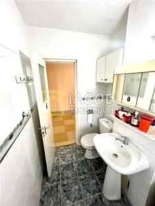 Apartament 2 camere decomandate, etaj 3, zona Energiei, str. Banatului 3 - foto 14