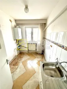 Apartament 2 camere decomandate, etaj 3, zona Energiei, str. Banatului 3 - foto 9