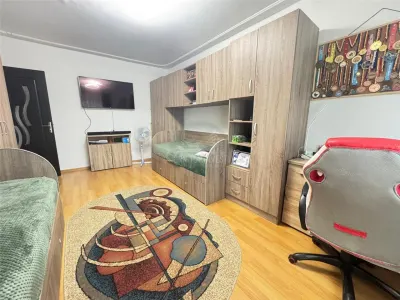 Apartament decomandat cu 2 camere in Vasile Aaron - foto 14