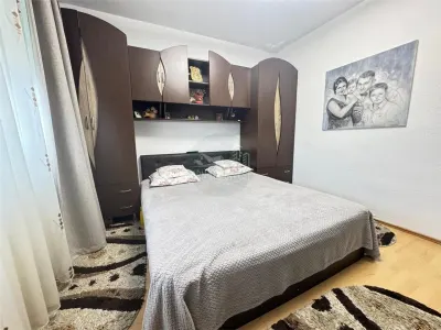 Apartament decomandat cu 2 camere in Vasile Aaron - foto 6