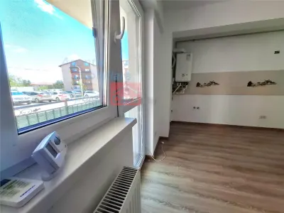 Apartament 2 camere, parter (dublu acces), pentru locuit sau investitie - foto 5