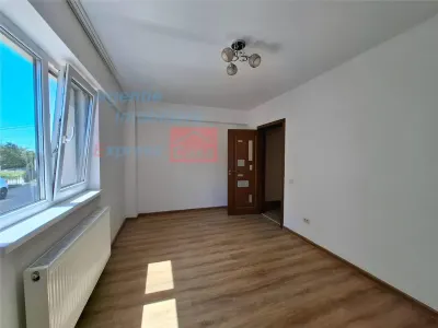 Apartament 2 camere, parter (dublu acces), pentru locuit sau investitie - foto 9