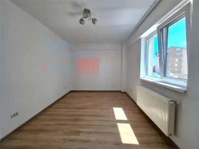 Apartament 2 camere, parter (dublu acces), pentru locuit sau investitie - foto 10